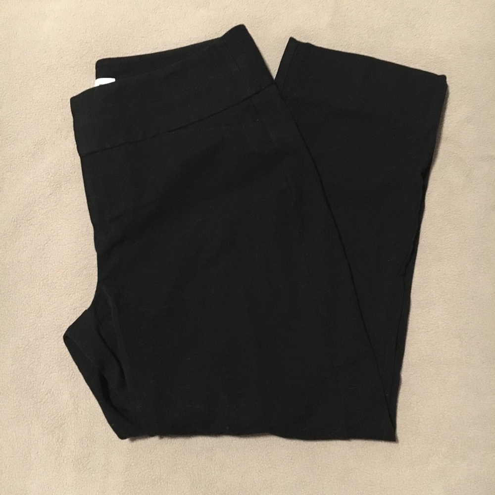 Elle Summer Capri Pants, Black in size 6